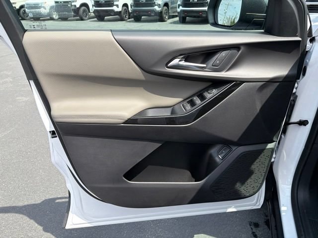 2027 Chevrolet Equinox LT - Photo 16