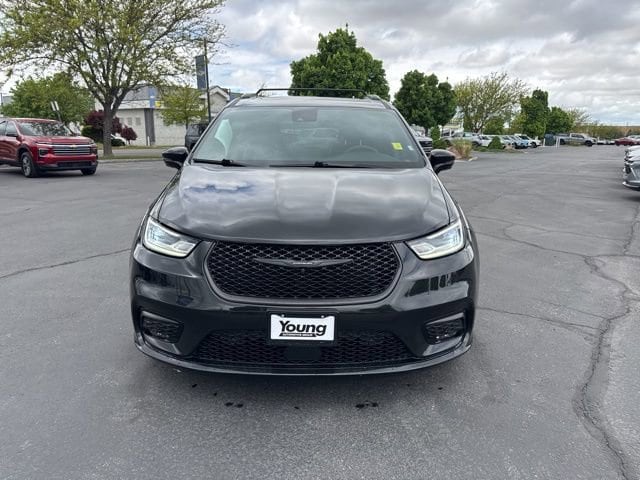 Used 2024 Chrysler Pacifica PHEV Select with VIN 2C4RC1S74RR102841 for sale in Layton, UT