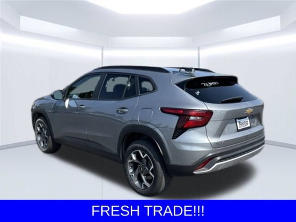 Used 2025 Chevrolet Trax LT SUV
