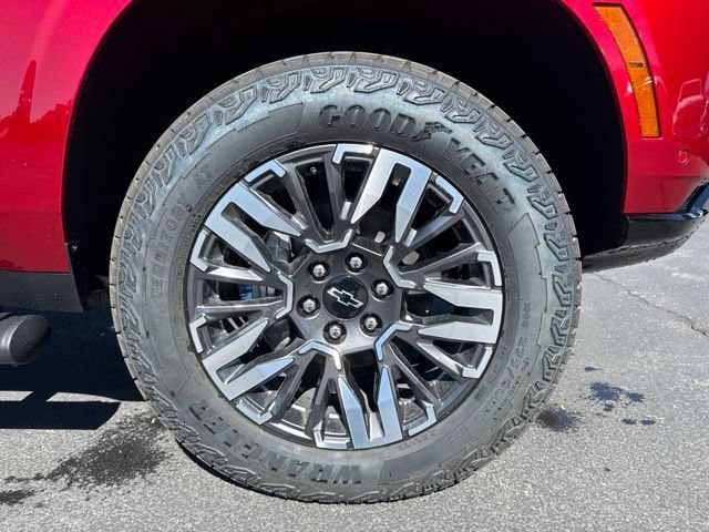 2026 Chevrolet Tahoe Z71 - Photo 9