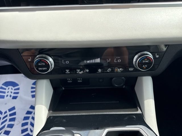 2025 Mitsubishi Outlander SE - Photo 25