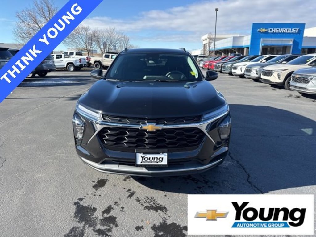 Used 2025 Chevrolet Trax LT SUV