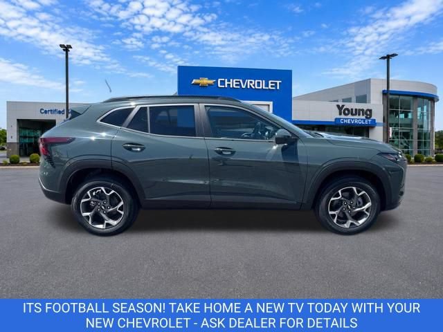 2026 Chevrolet Trax LT - Photo 8