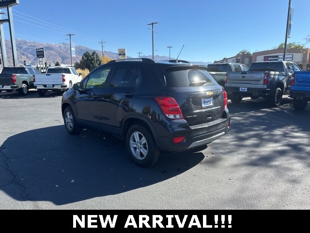 2021 Chevrolet Trax LT photo 2