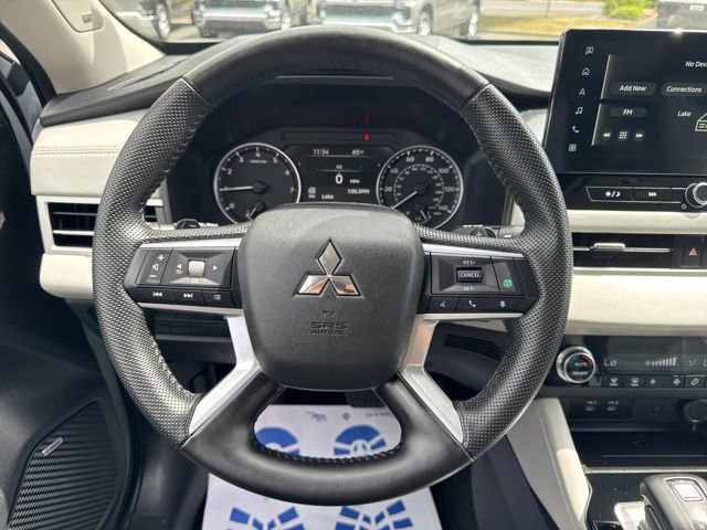 2025 Mitsubishi Outlander SE - Photo 18