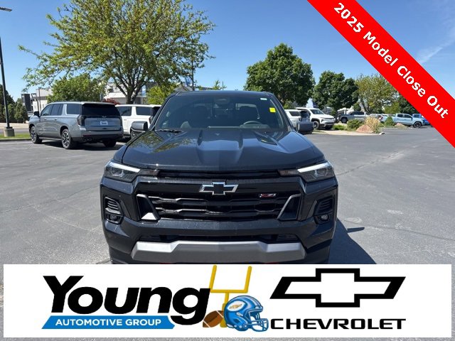 2025 Chevrolet Colorado Z71 photo 2