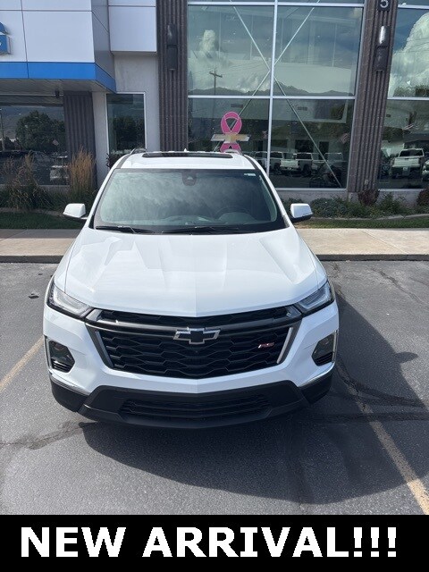 2023 Chevrolet Traverse RS photo 2