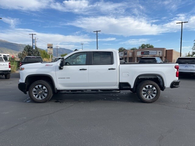 2024 Chevrolet Silverado 2500HD Custom photo 4