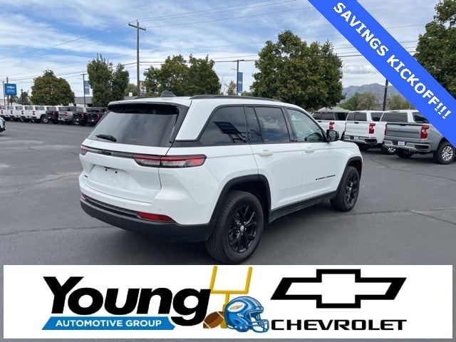 2024 Jeep Grand Cherokee Laredo Altitude X photo 3