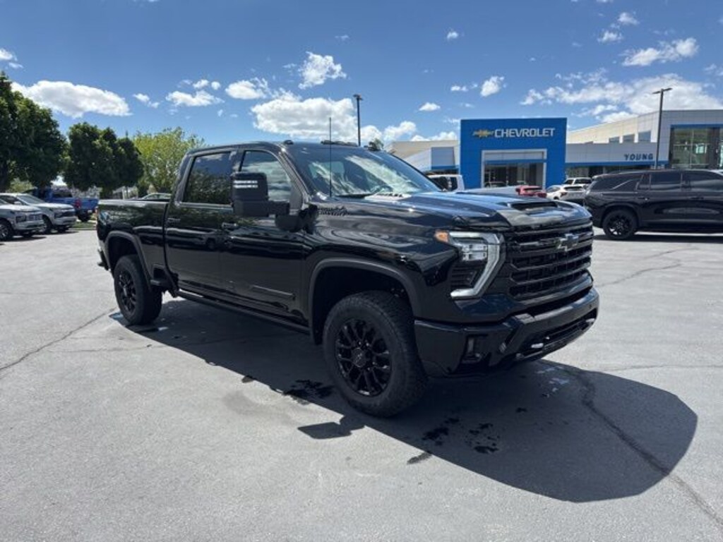 New 2026 Chevrolet Silverado 3500HD High Country Truck Crew Cab