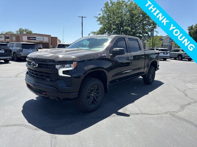2025 Chevrolet Silverado 1500 LT Trail Boss photo 2