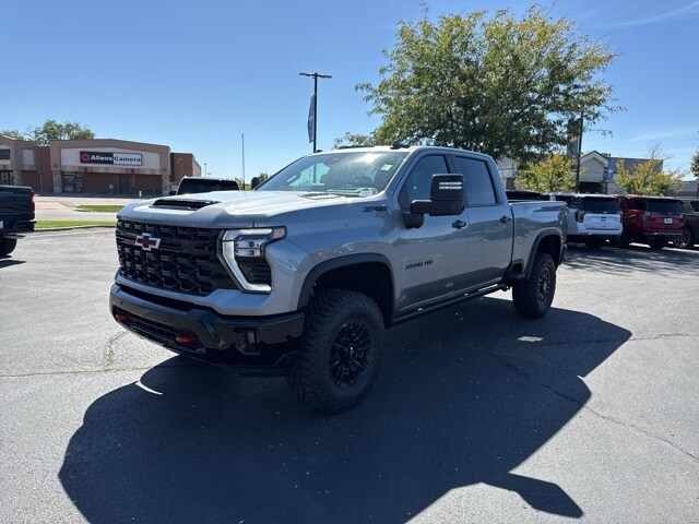 2026 Chevrolet Silverado 2500HD ZR2 photo 3
