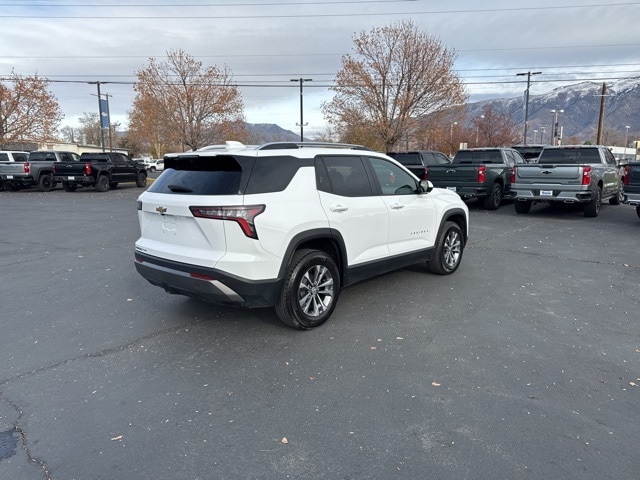 2025 Chevrolet Equinox LT photo 4