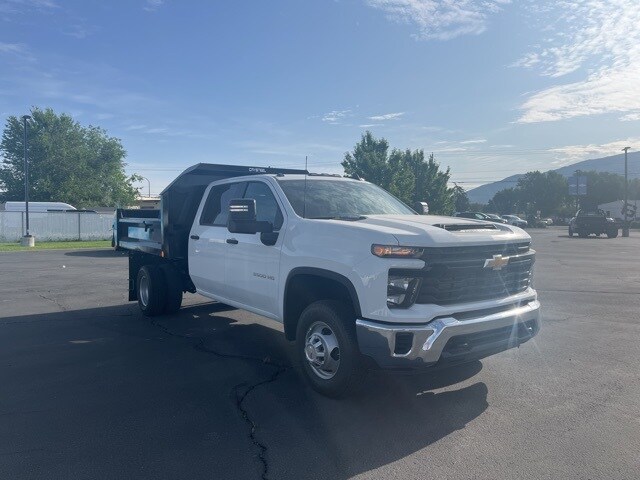 2025 Chevrolet Silverado 3500HD Work Truck photo 3