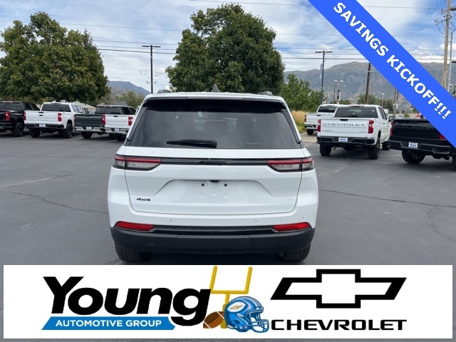 2024 Jeep Grand Cherokee Laredo Altitude X photo 2