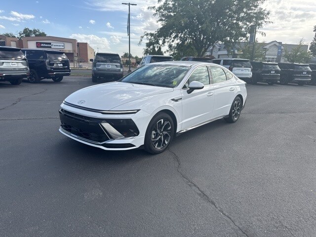 2025 Hyundai Sonata SEL photo 3