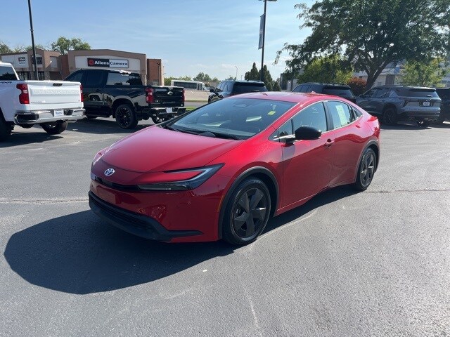 2025 Toyota Prius Limited photo 3