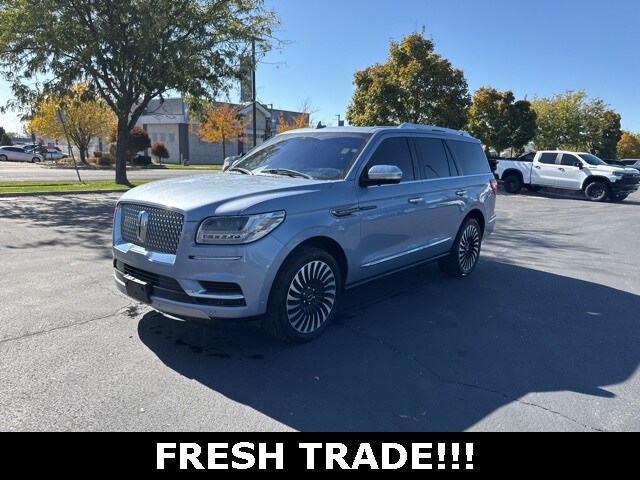 2018 Lincoln Navigator Black Label photo 2