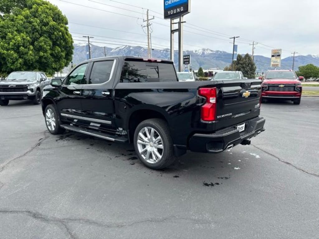 New 2026 Chevrolet Silverado 1500 High Country Truck Crew Cab