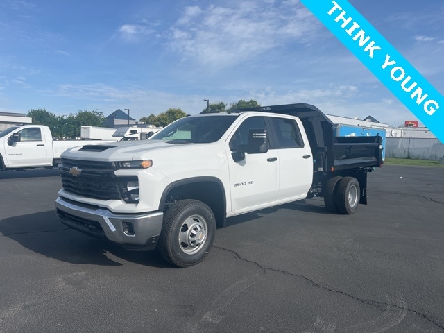 2025 Chevrolet Silverado 3500 Chassis Cab Work Truck's photo