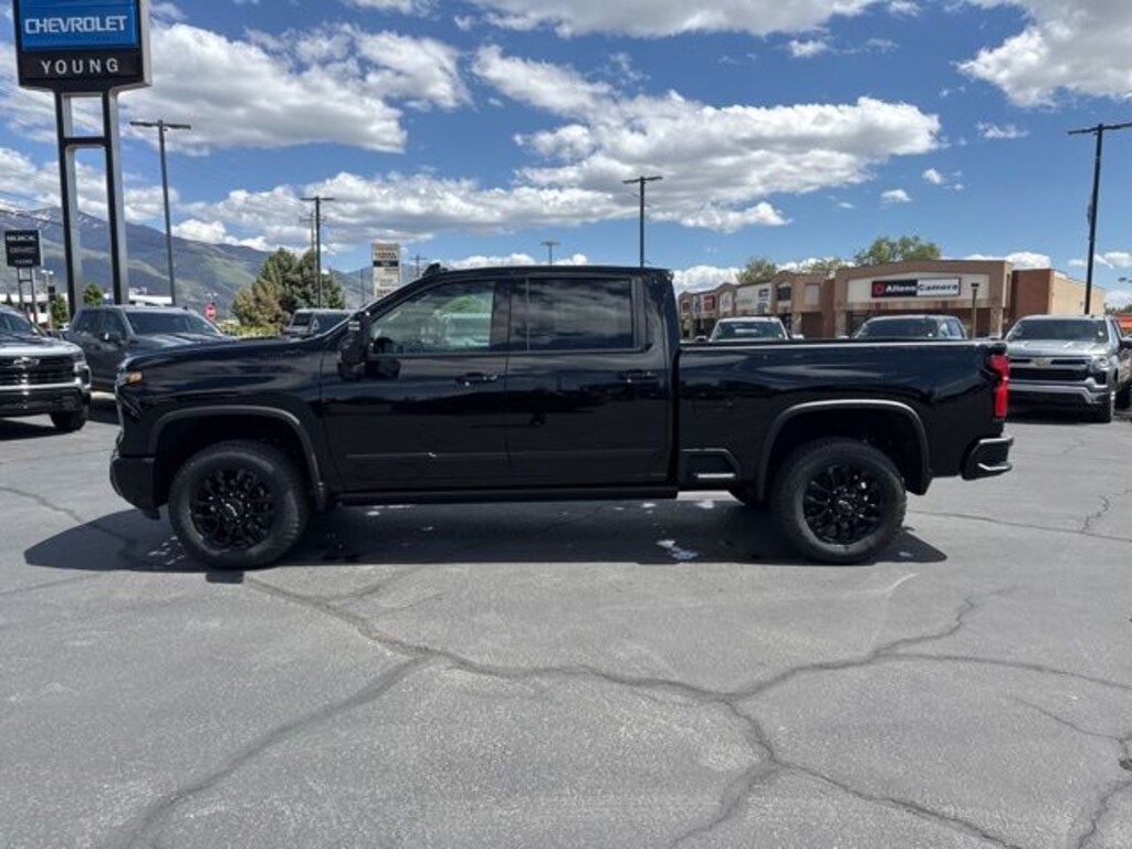 New 2026 Chevrolet Silverado 3500HD High Country Truck Crew Cab