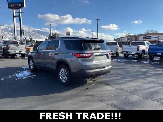 2020 Chevrolet Traverse Cloth 1LT photo 2