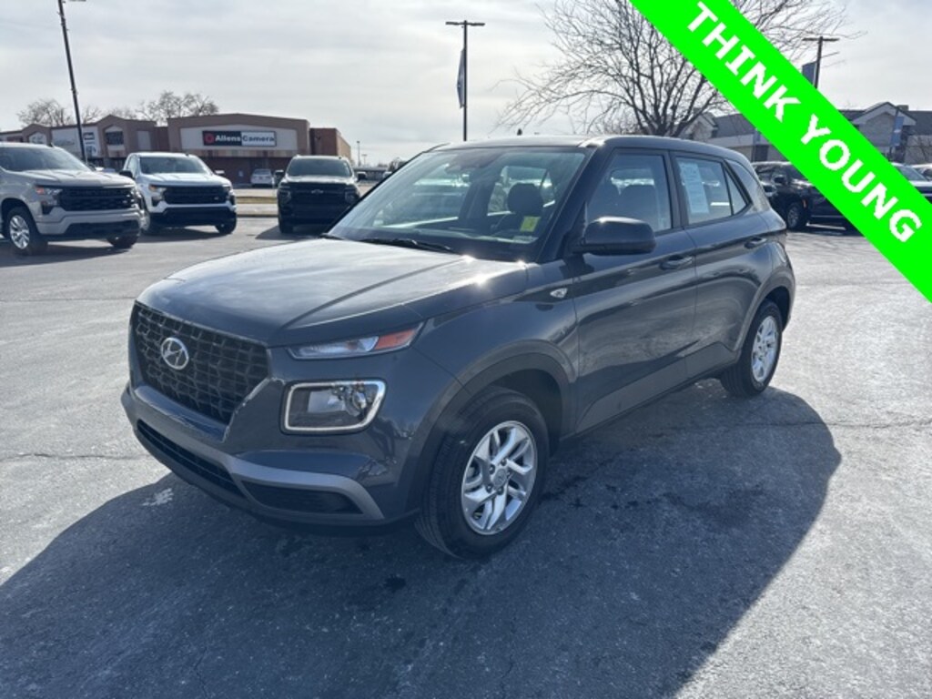 Used 2025 Hyundai Venue SE SUV