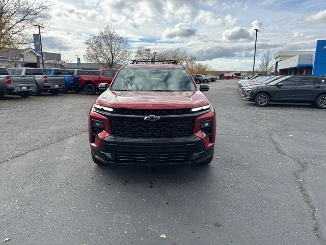 2025 Chevrolet Traverse RS photo 2