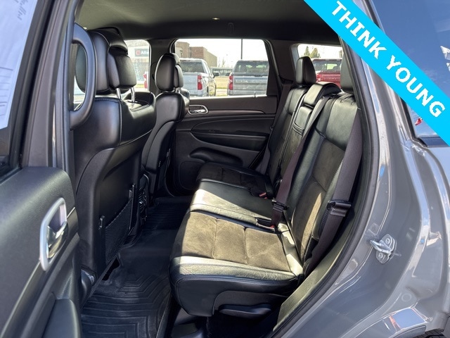 2020 Jeep Grand Cherokee Laredo Altitude photo 4