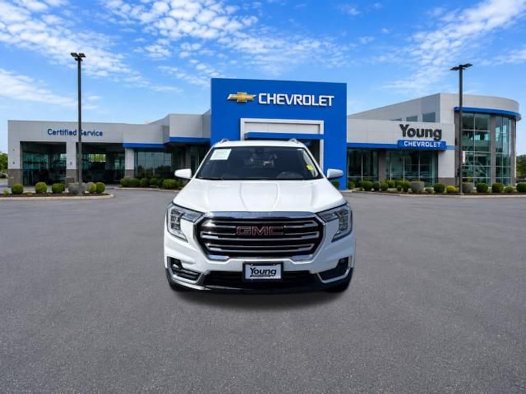 Used 2024 GMC Terrain SLT SUV