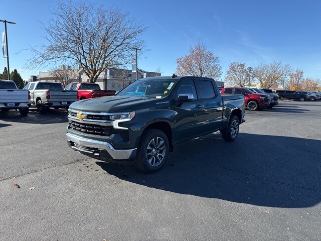 2026 Chevrolet Silverado 1500 LT photo 3