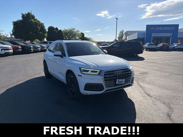 2019 Audi Q5 2.0T quattro S tronic Premium Plus's photo
