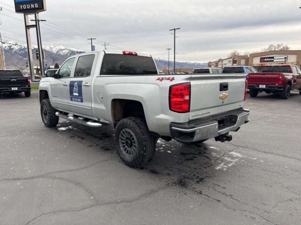 Used 2018 Chevrolet Silverado 2500HD LT Truck Crew Cab