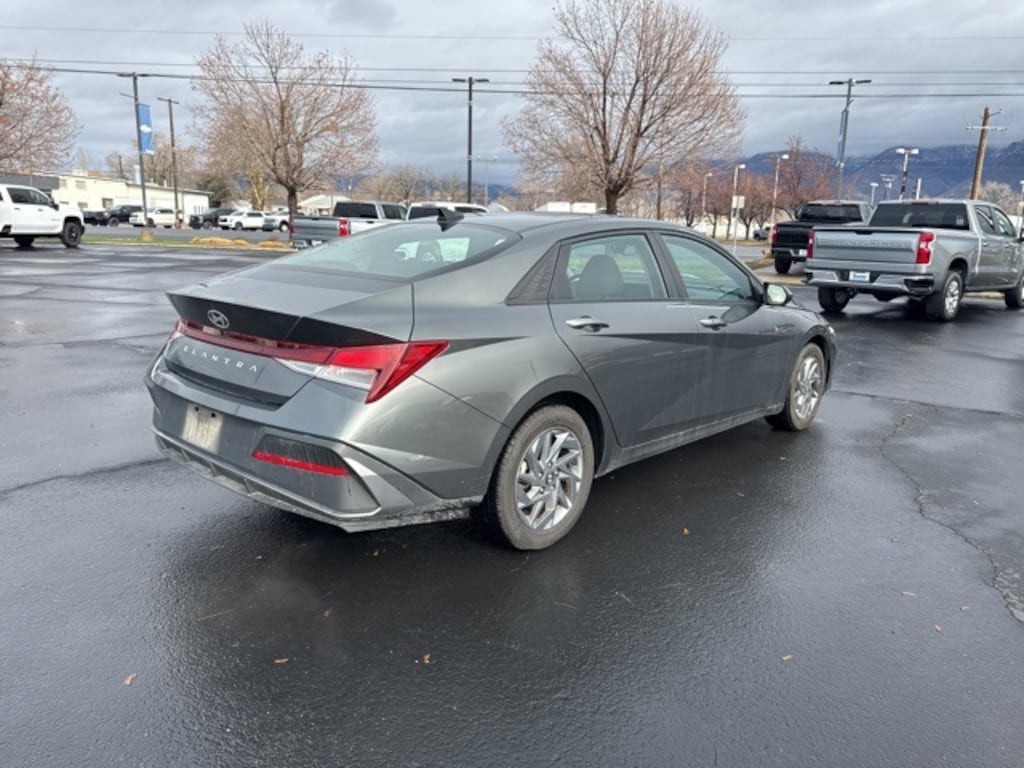 Used 2024 Hyundai Elantra SEL Sedan