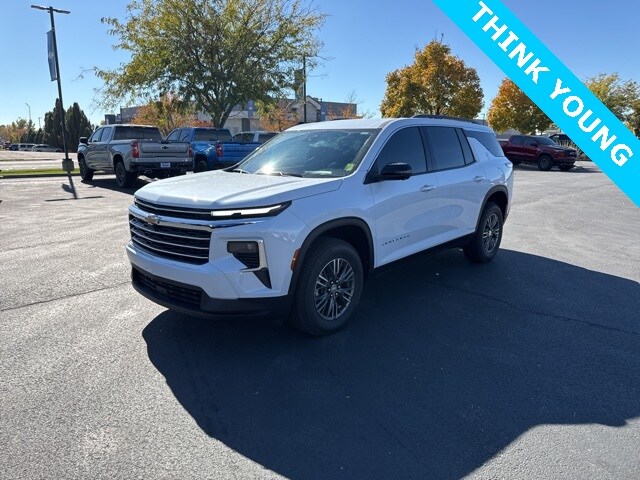 2026 Chevrolet Traverse photo 2