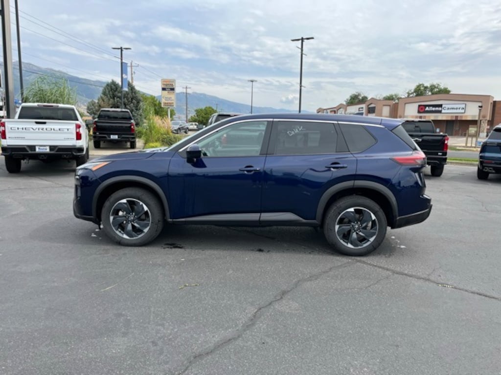 Used 2024 Nissan Rogue SV SUV
