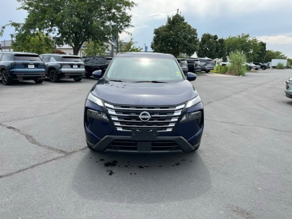 Used 2024 Nissan Rogue SV SUV