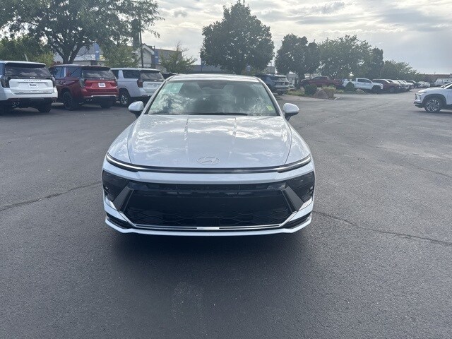 2025 Hyundai Sonata SEL photo 2