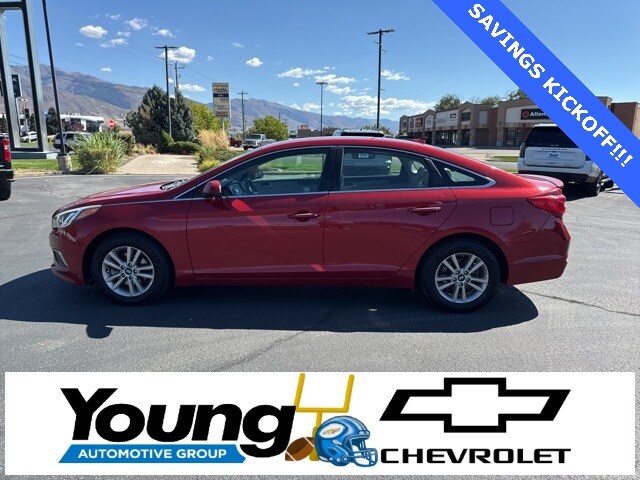 2017 Hyundai Sonata Base photo 3