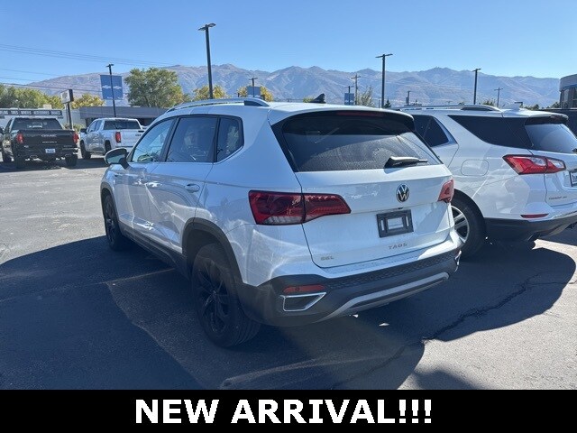 2022 Volkswagen Taos SEL photo 3