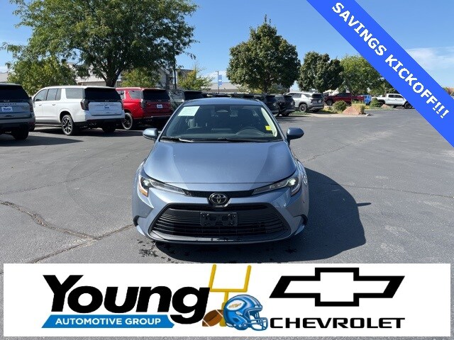 2023 Toyota Corolla LE photo 2