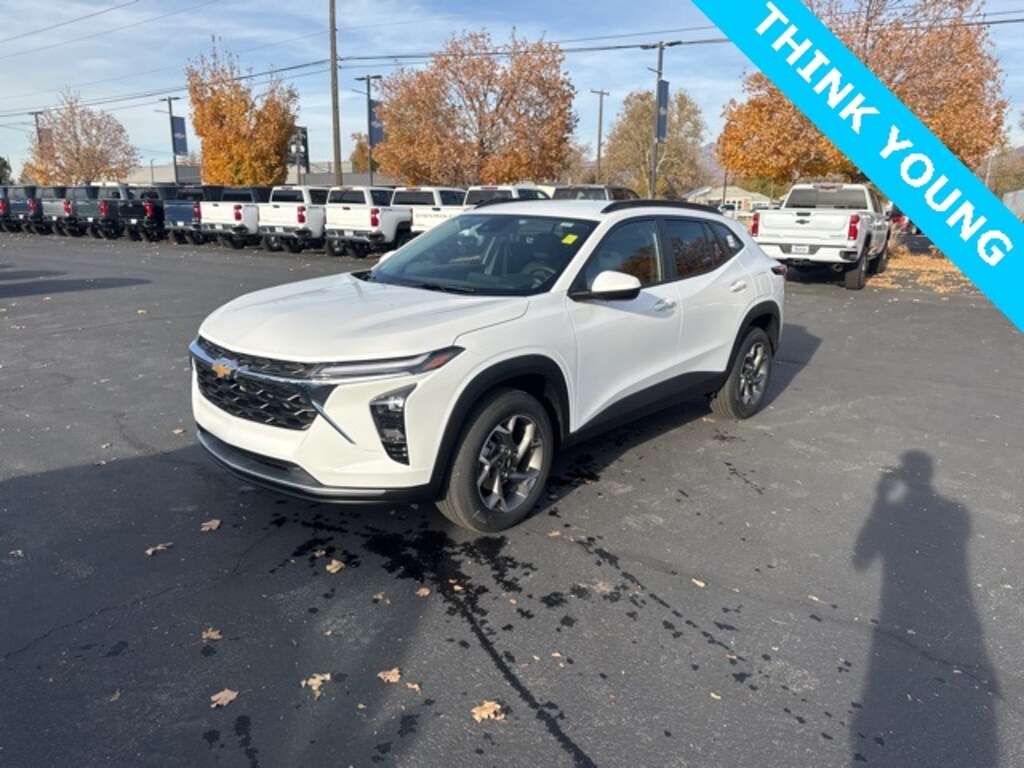 New 2025 Chevrolet Trax LT SUV