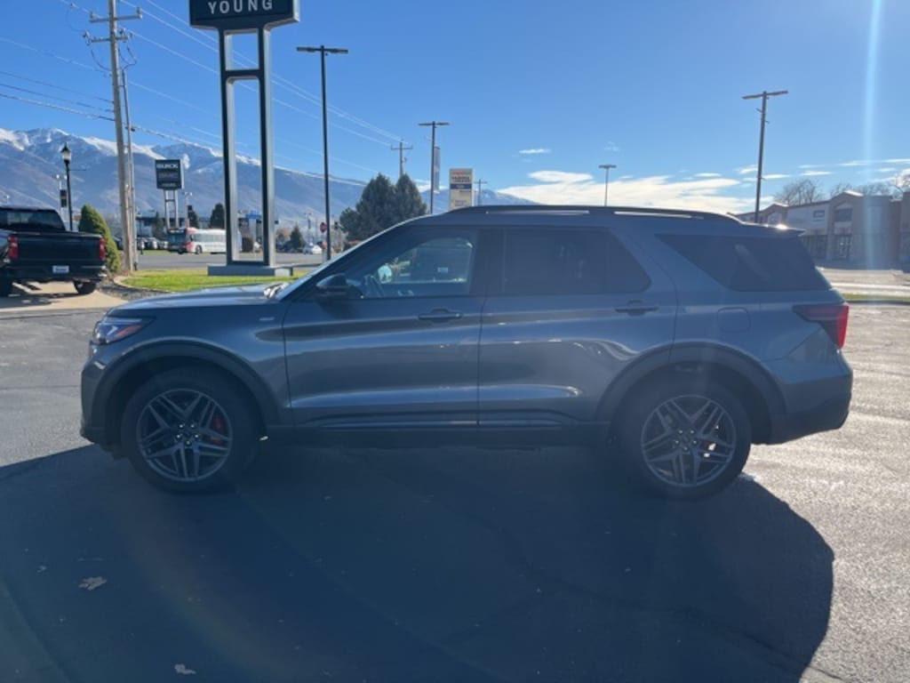 Used 2025 Ford Explorer ST-Line SUV