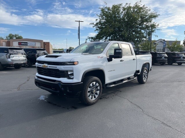 2024 Chevrolet Silverado 2500HD Custom photo 3