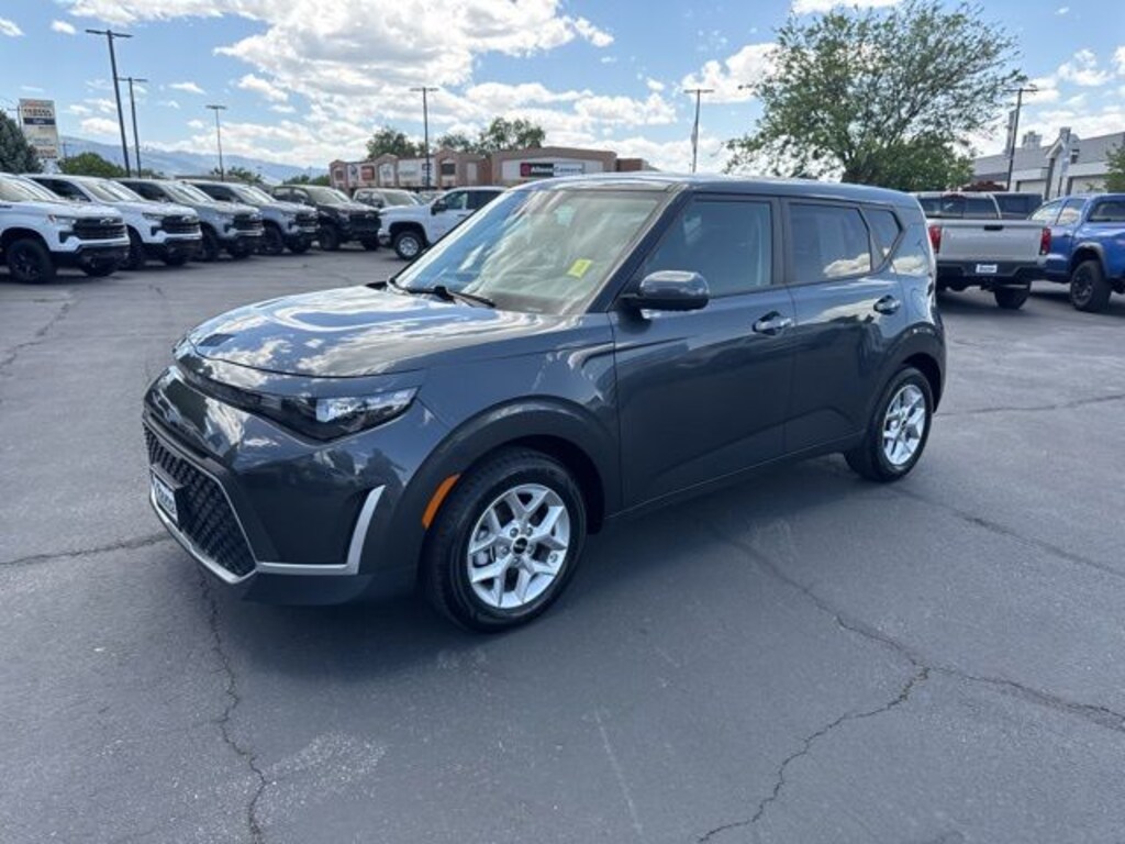 Used 2025 Kia Soul LX Hatchback