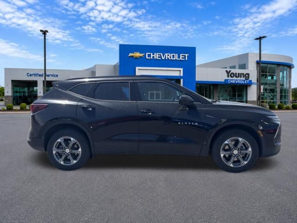 Used 2025 Chevrolet Blazer LT w/2LT SUV