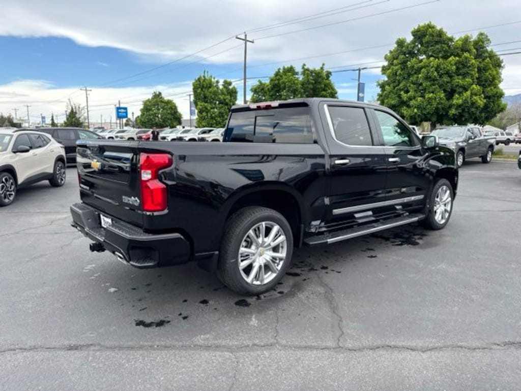 New 2026 Chevrolet Silverado 1500 High Country Truck Crew Cab