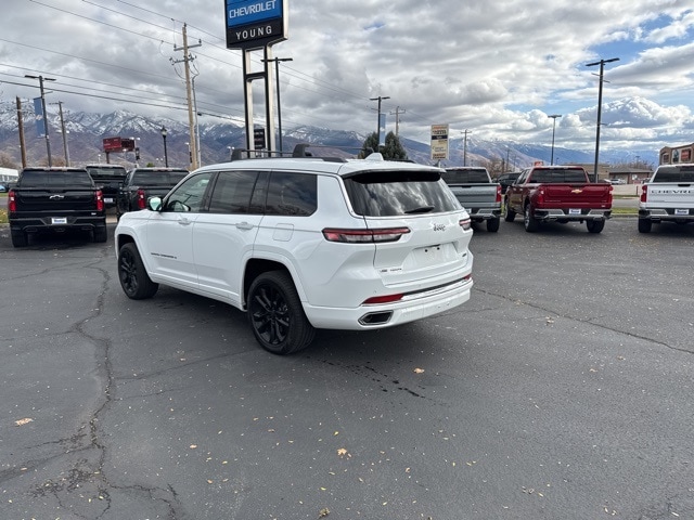 2023 Jeep Grand Cherokee Overland photo 4
