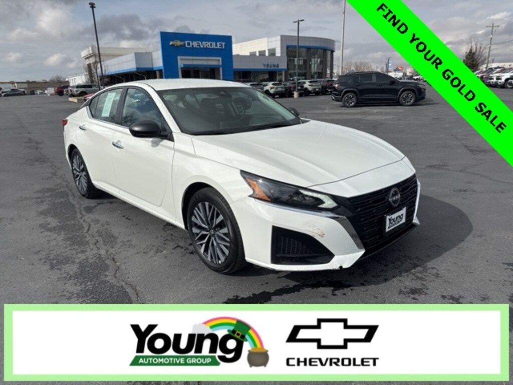 Used 2025 Nissan Altima SV Sedan