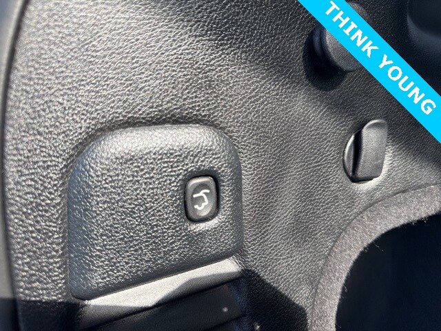 2020 Jeep Grand Cherokee Laredo Altitude photo 2